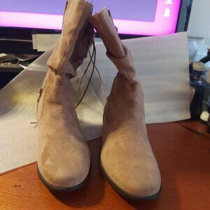 NEW ! Luoika WMN W Width Annkle Boot Low Heel Side Zip Mid Calf Short Tan Sz11.5